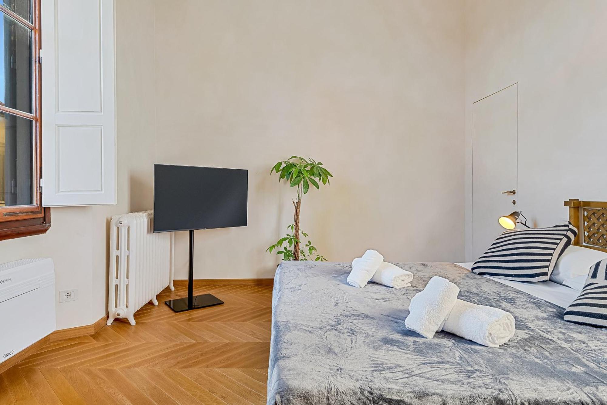 Via Venezia 10 - Renaissance - Historic Charm With Frescoes And Private Courtyard Parking In Heart Apartamento *