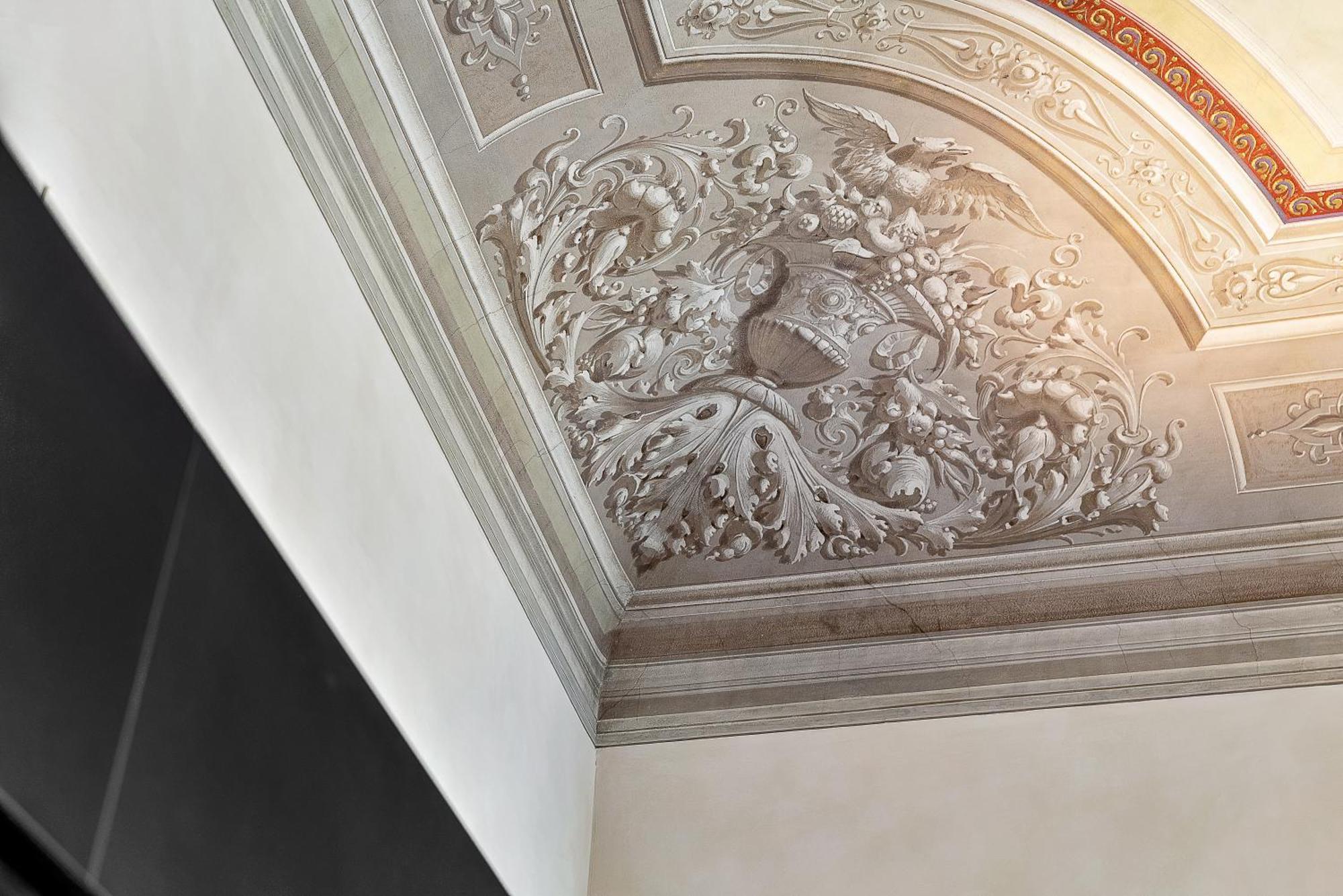 Apartamento Via Venezia 10 - Renaissance - Historic Charm With Frescoes And Private Courtyard Parking In Heart *