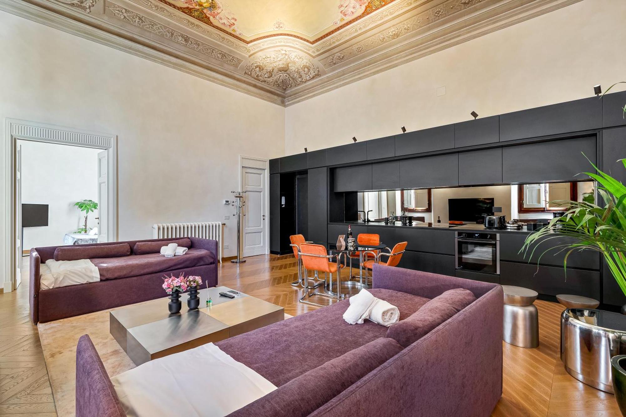 Via Venezia 10 - Renaissance - Historic Charm With Frescoes And Private Courtyard Parking In Heart Apartamento Florencia